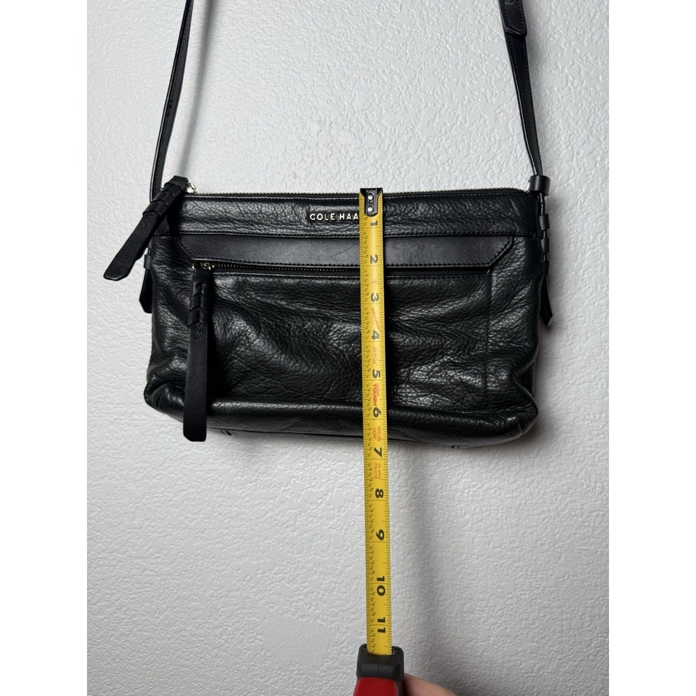 Cole Haan Black Pebbled Leather Crossbody Bag Zip Top Adjustable Strap Purse - Picture 3 of 10